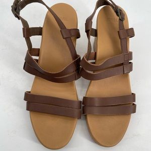 Teva wedge sandle- like new